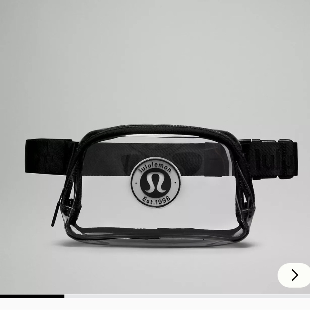 Lululemon Everywhere Belt Bag 1L
Clear